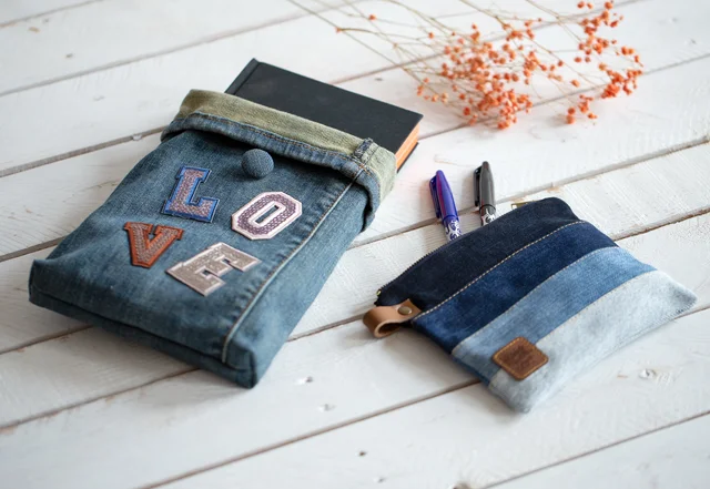 Jeans Upcycling Nähidee Freebie Stiftetasche Buchhülle mit Applikation