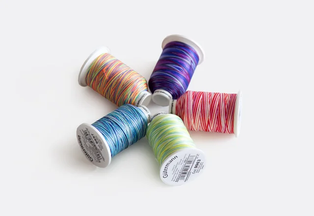 Gütermann Overlockgarn Bulkylock Multicolor