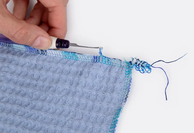 Waffeltuch nähen - mit Fangnadel Fadenraupe einziehen