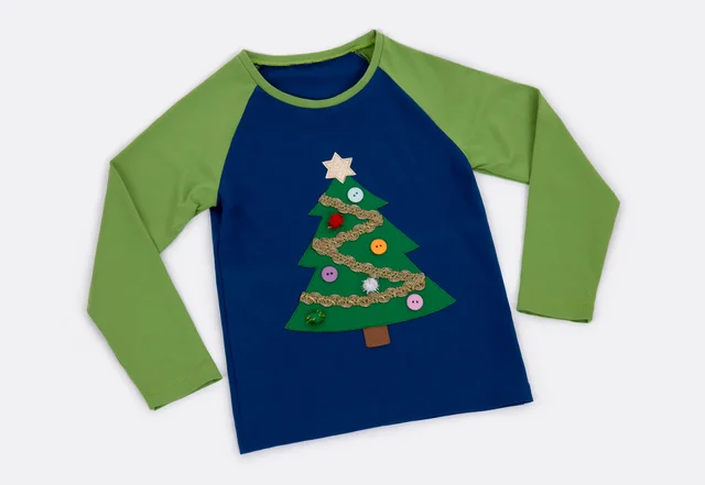kindershirt mit Weihnachtsbaum aus Filz nähen