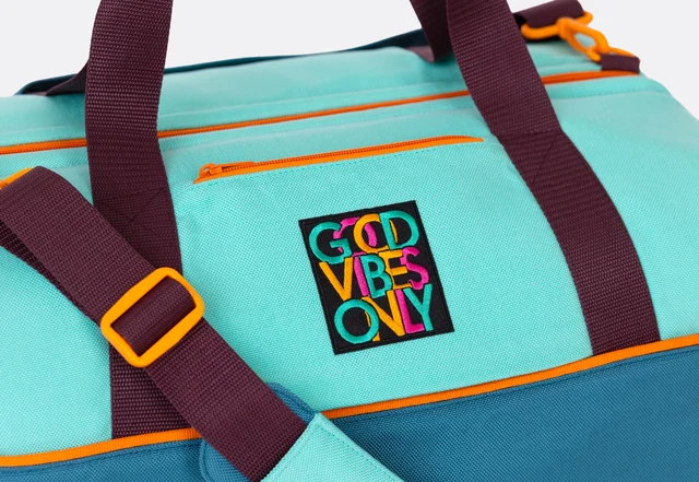 Sporttasche mit Außenfach nähen im 80ies Look