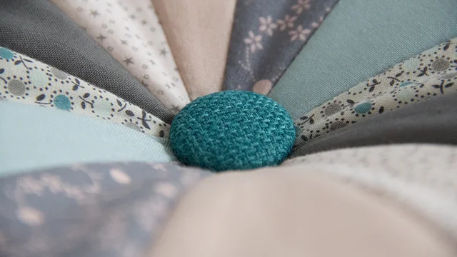 Schnittmuster Sitzkissen Pouf mit bezogenem Knopf