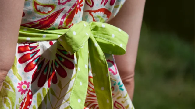 Tunika mit Schleifenband