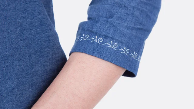 Schnittmuster Chambraykleid Ärmelsaum mit Zierstich Schnittmuster Chambraykleid Ärmelsaum mit Zierstich