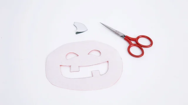 Nähanleitung Halloween Patches: Motiv ausschneiden