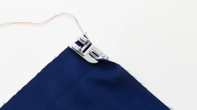 Nähen lernen – Nähmaschinenfüßchen – Rollsaumfuß