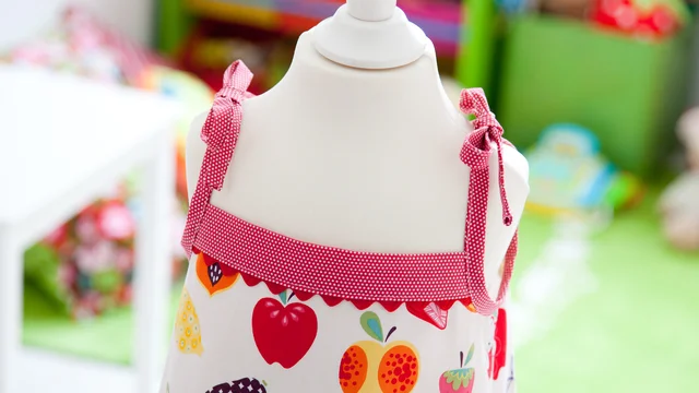 Nähvideo Schnittmuster Freebie Kinderkleid