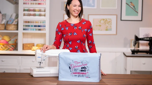 Nähanleitung mit gratis Schnittmuster und Plotterdatei für eine Nähmaschinenhülle