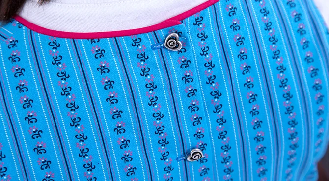drindl_kleid_knopfleiste_diy_anleitung