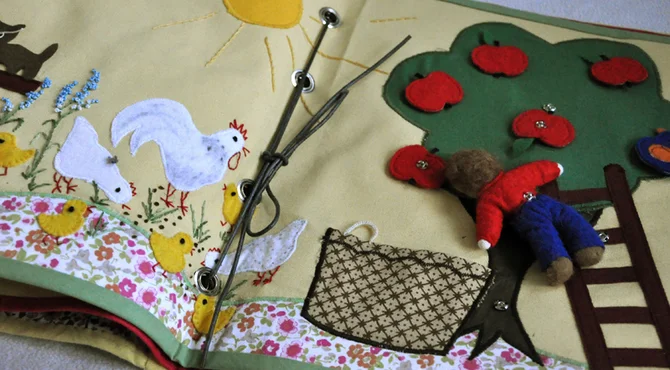 Fühlbuch für Babies Apfelbaum