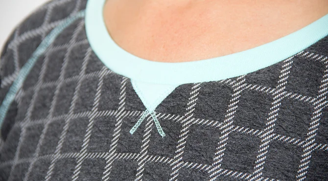 Raglanshirt Frauen runder Ausschnitt Detail