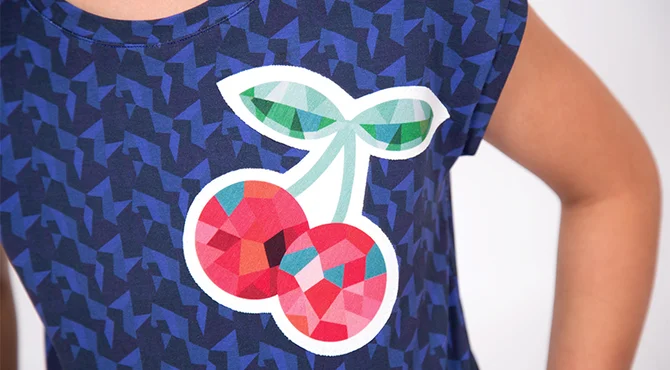 Schnittmuster Kinderjumpsuit mit Kirsche Applikation