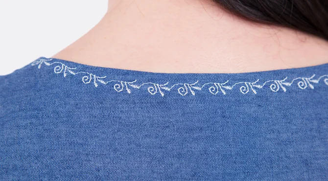 Schnittmuster Chambraykleid Rückenteil Ausschnittkante mit Zierstich