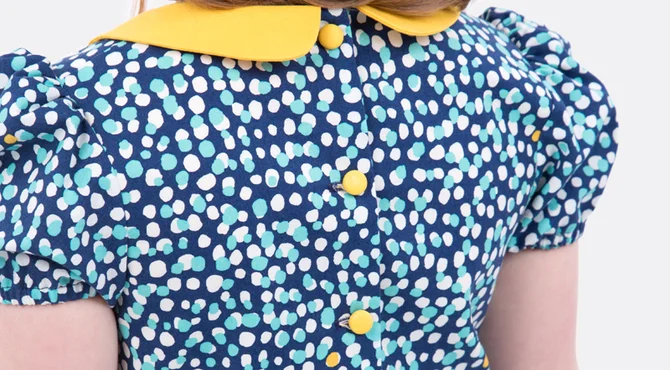 Schnittmuster Kinderkleid Bubikragen und Knopfleiste