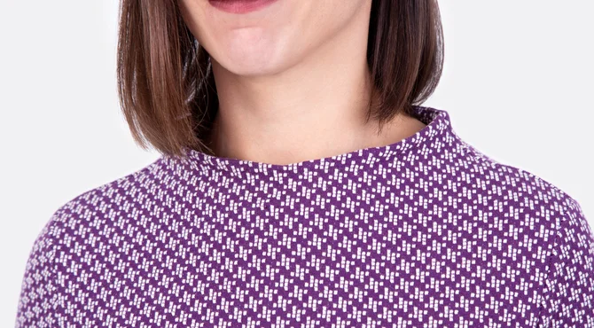 Schnittmuster A-Linienkleid Turtleneck-Ausschnitt aus Jacquard-Jersey nähen