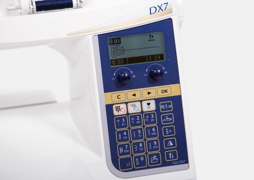 Nähmaschine Juki DX7 Programme und Funktionen Display