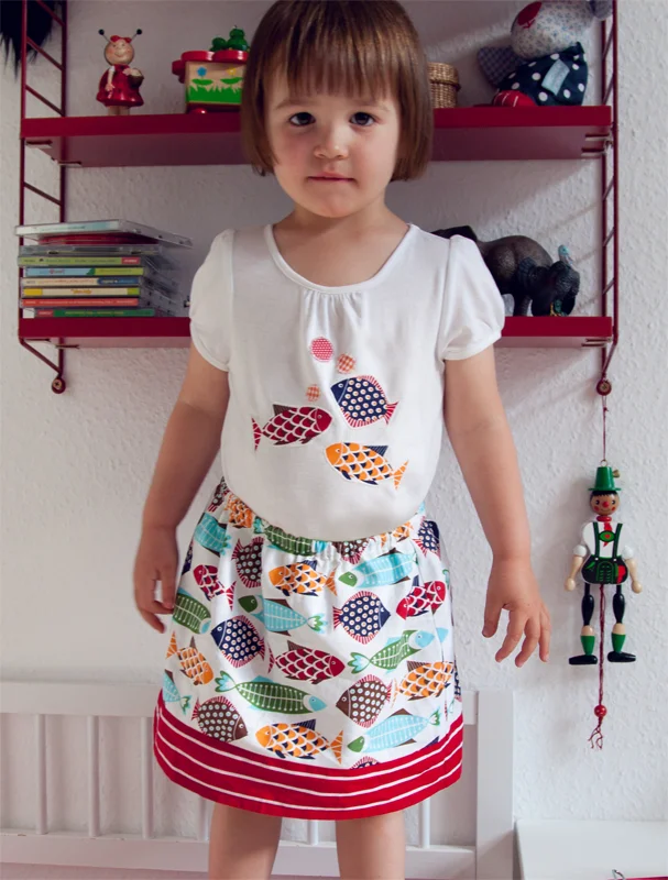 Shirt und Rock mit Fischmotiven selber nähen Shirt und Rock mit Fischmotiven selber nähen