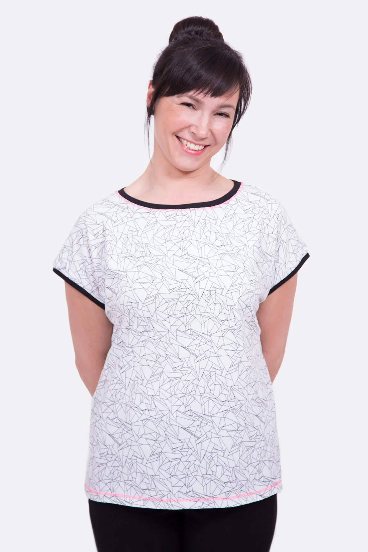 schnittmuster_anleitung_sportshirt_damen_buendchen_naehvideo_selber_naehen Thumbnail