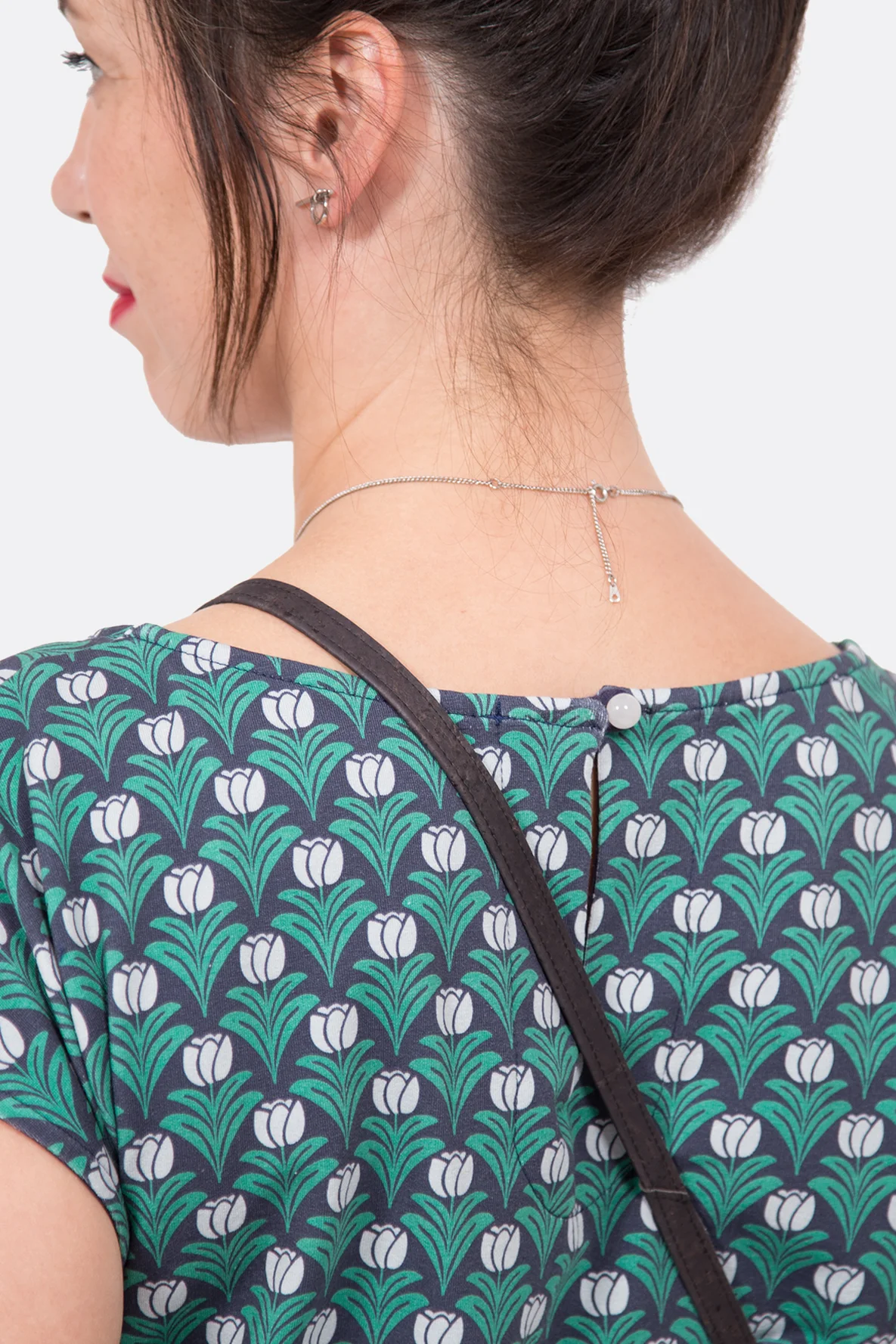 jumpsuit_schnittmuster_anleitung_kurze_aermel_knopf_verschluss_naehanleitung Thumbnail