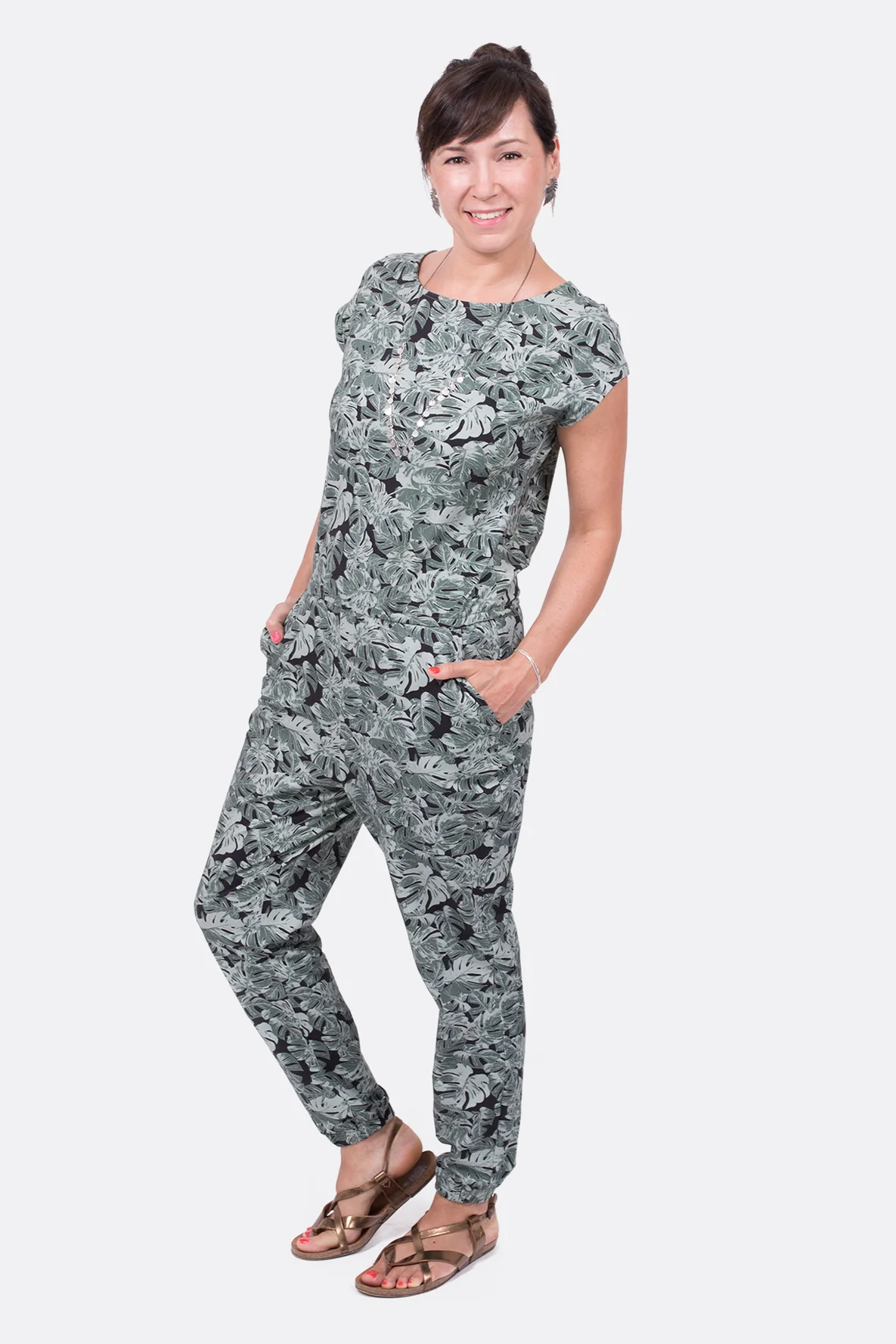 jumpsuit_schnittmuster_anleitung_kurze_aermel_lange_beine Thumbnail