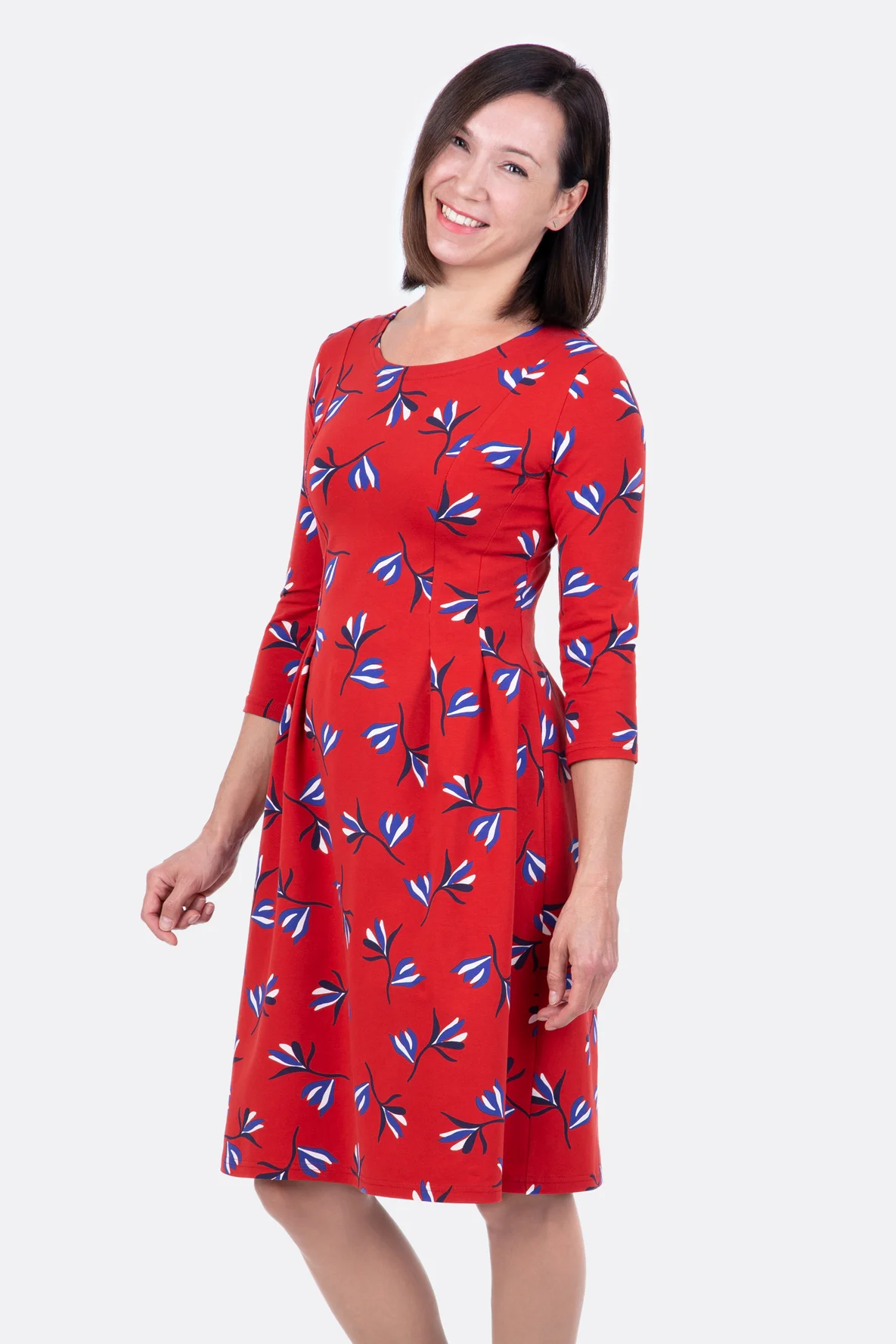 schnittmuster_kleid_dreiviertelaermel_rot_knielang_selber_naehen.jpg Thumbnail