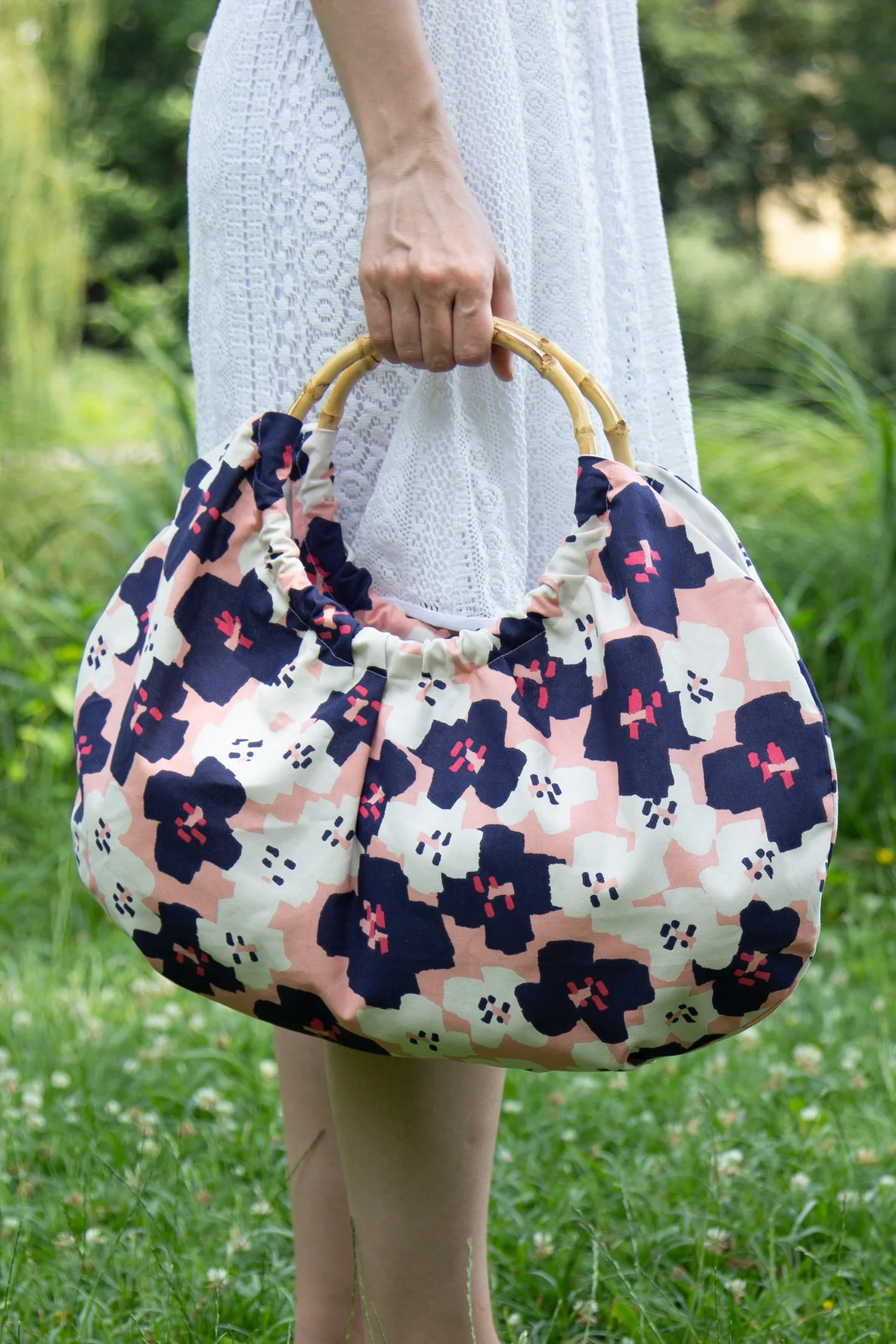 Schnittmuster Stofftasche Bambusgriff Blumenstoff