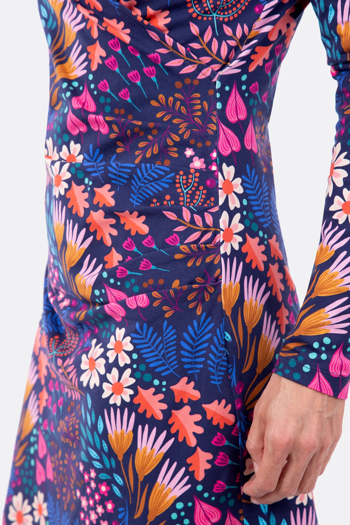 Schnittmuster Jerseykleid Falten seitlich nähen