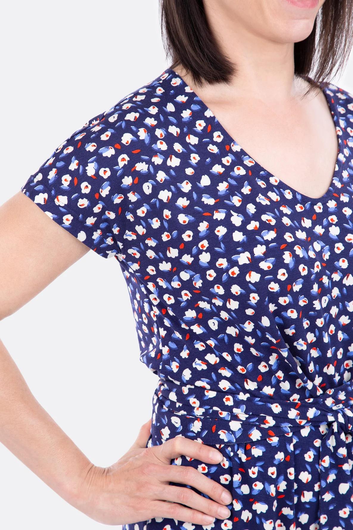 Schnittmuster Overall V-Ausschnitt Nähanleitung