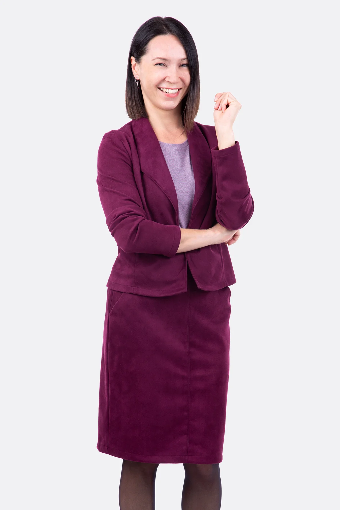 Schnittmuster Damenblazer aus Velours mit Bleistiftrock als Business-Outfit nähen