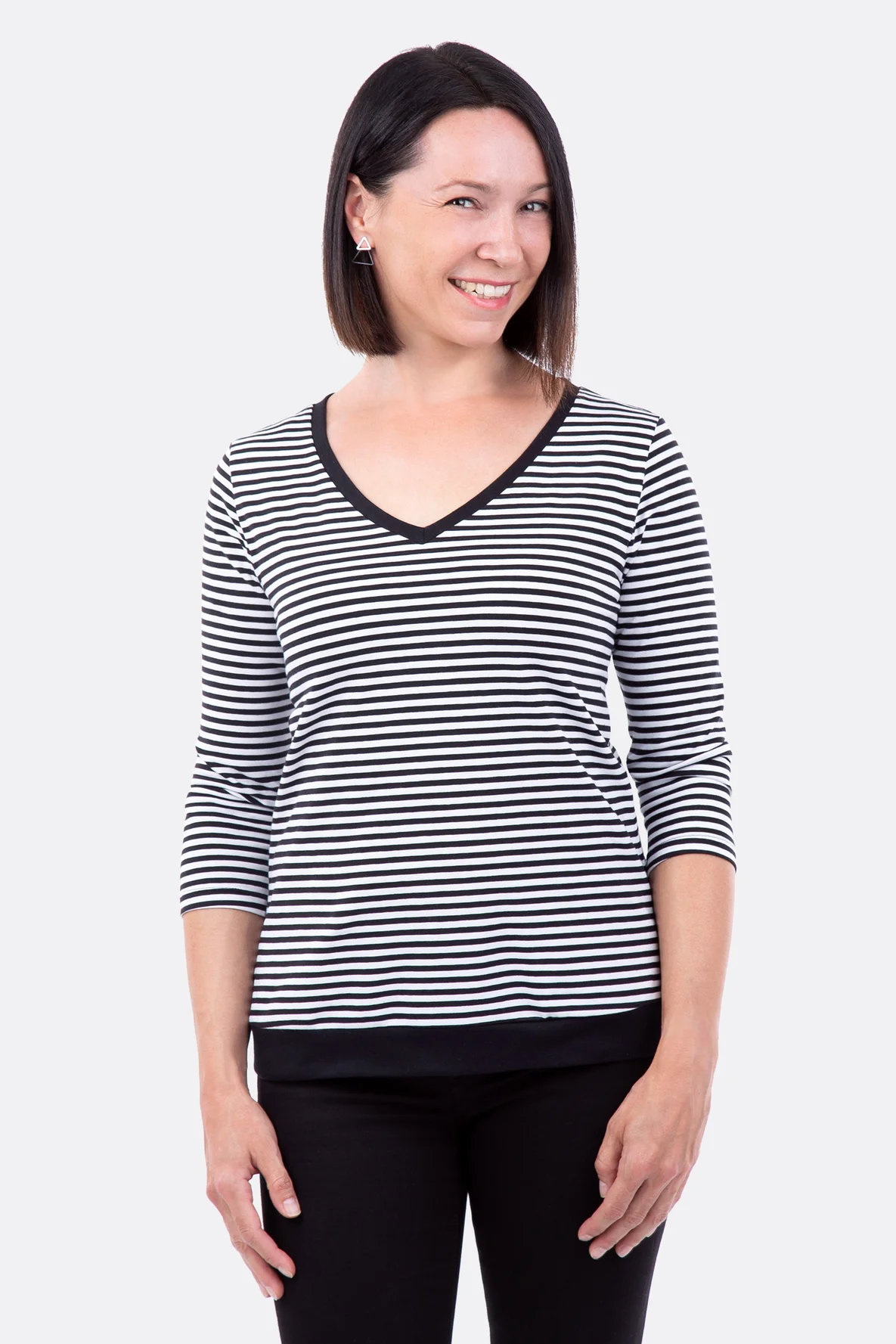 Schnittmuster Damenshirt V-Ausschnitt mit Dreiviertel-Ärmeln nähen