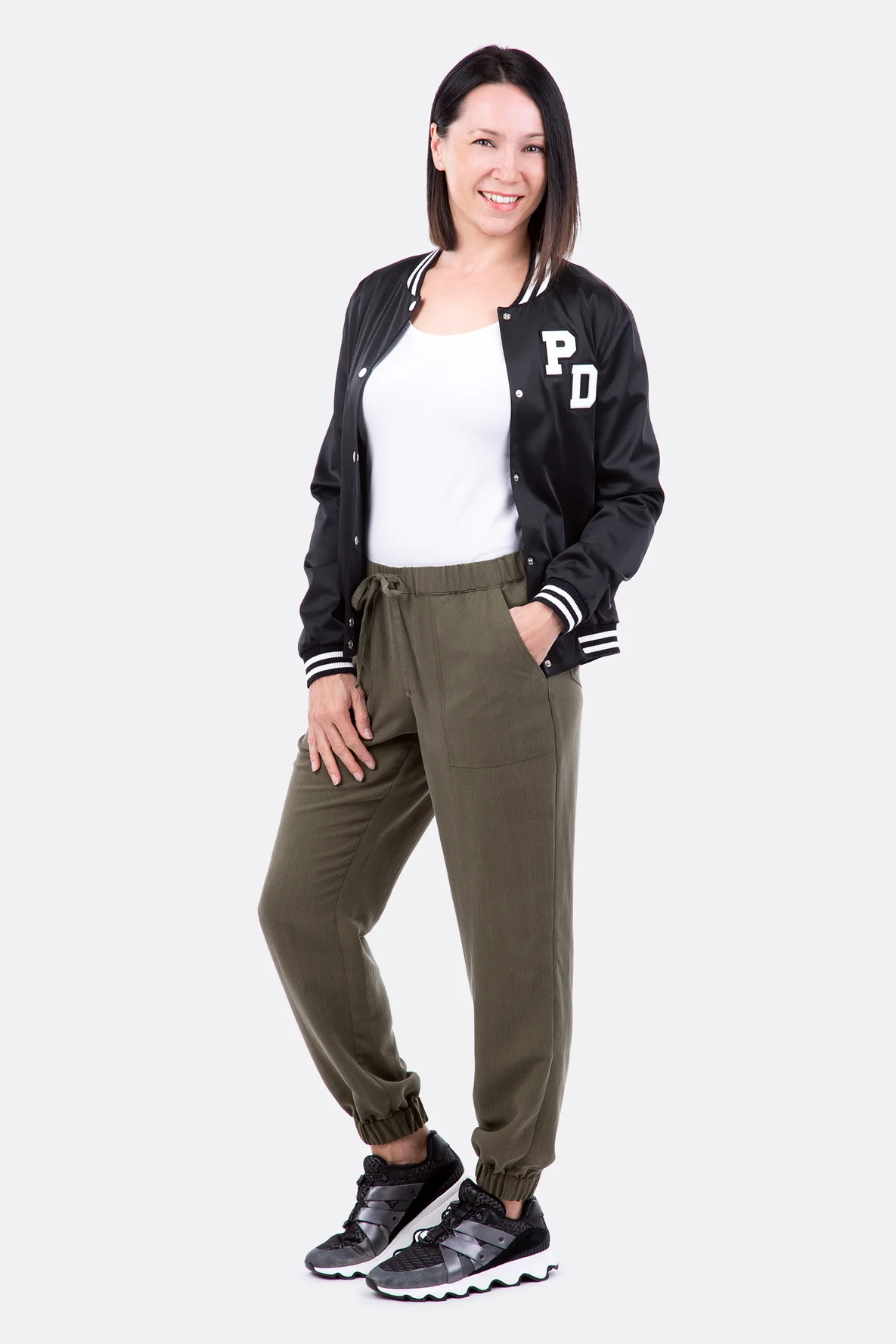 Schnittmuster Schlupfhose Cargostil mit Taschen aus Tencel nähen