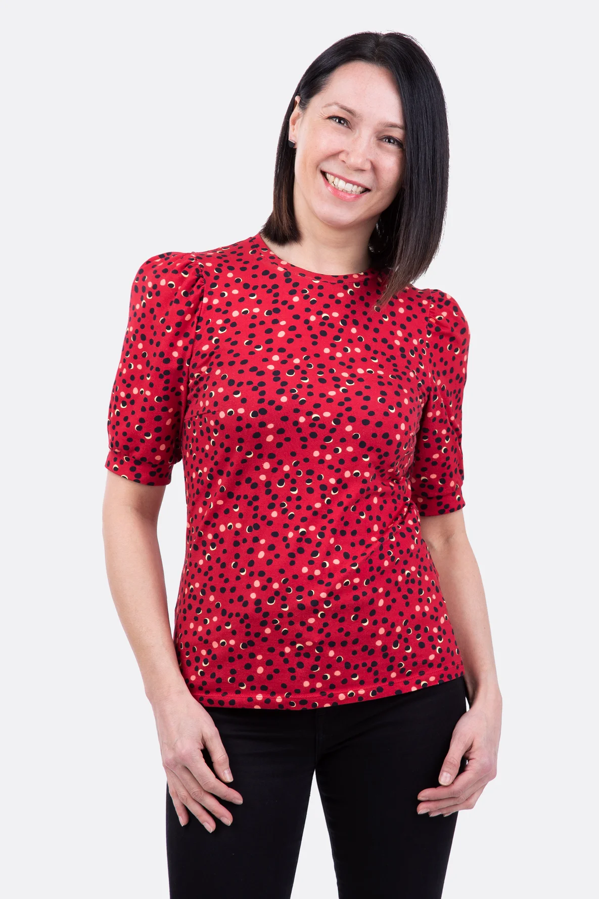 Schnittmuster Shirt mit kurzen Puffärmeln aus Punkte Jersey nähen