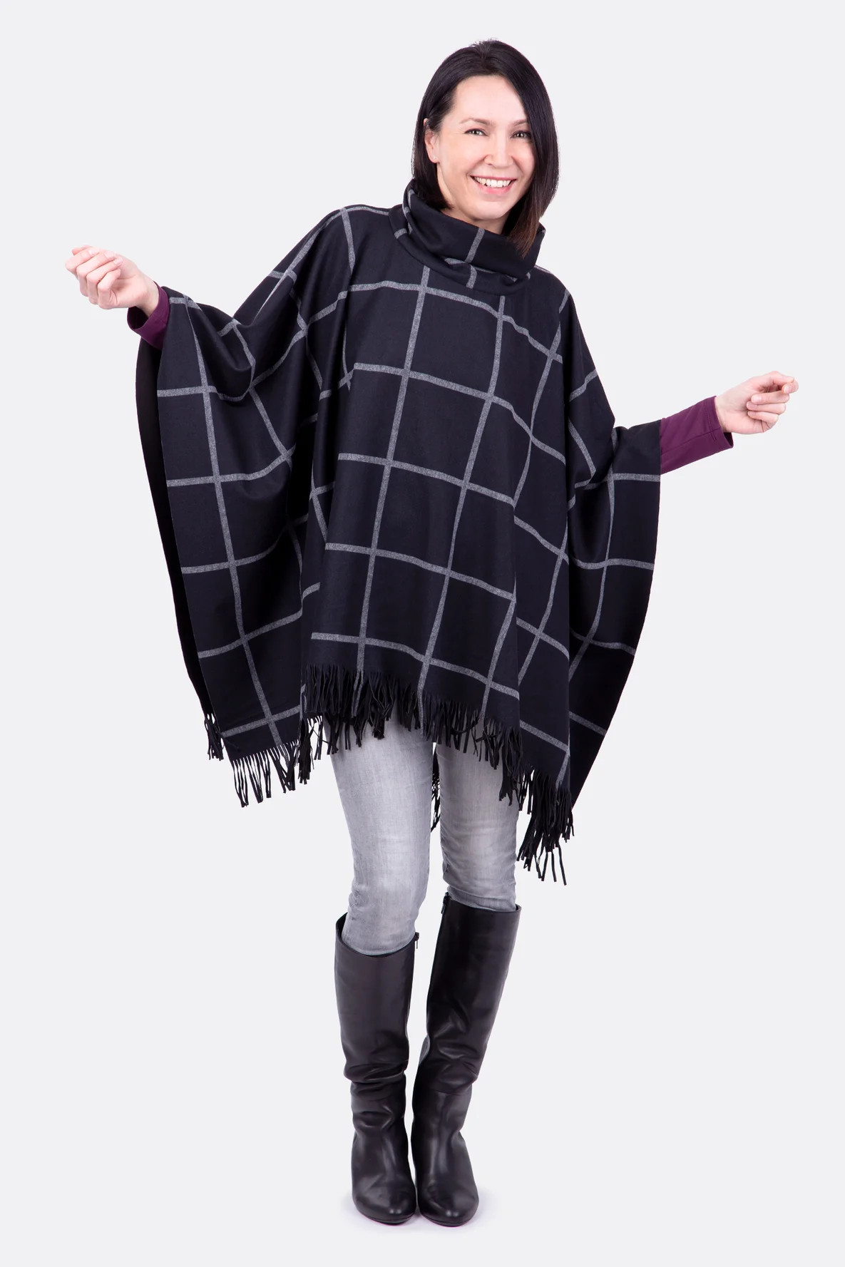 Poncho Schnittmuster kostenlos - Punta Jersey mit Fransen