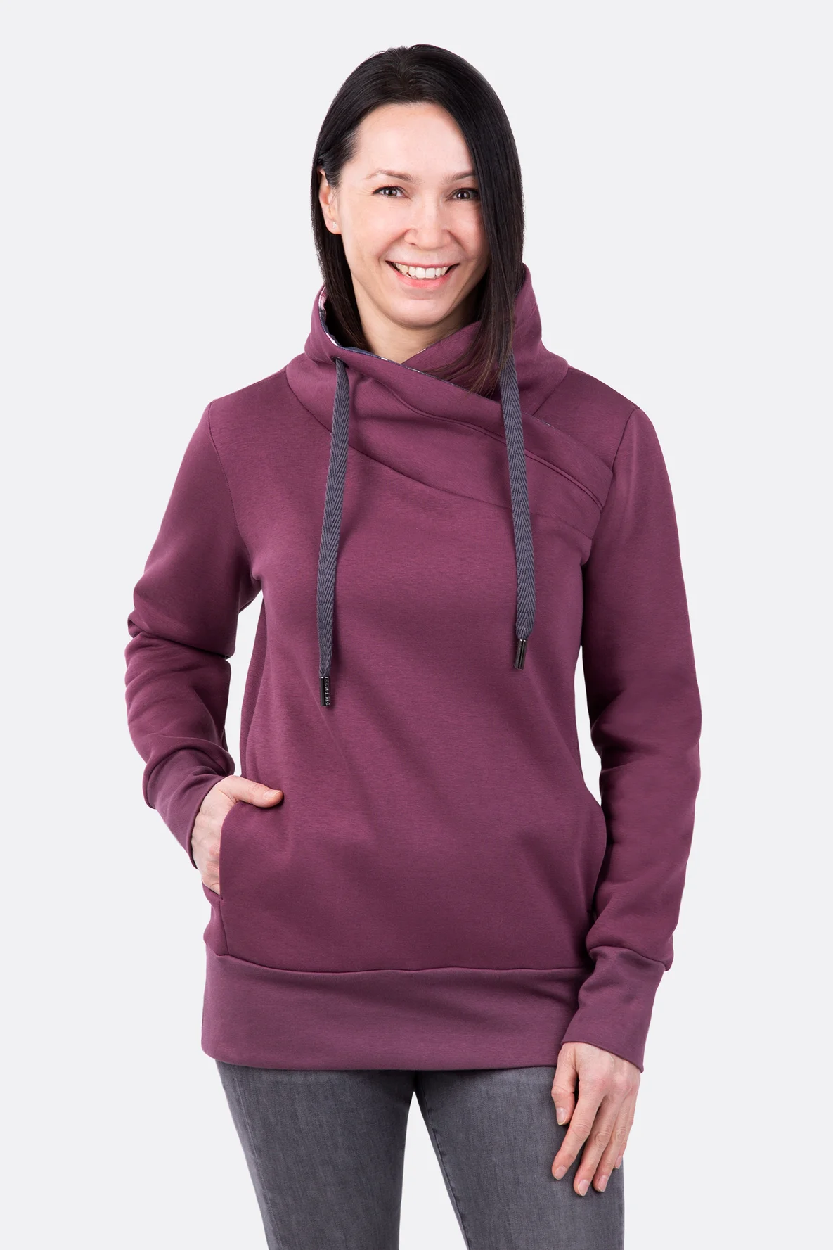 Schnittmuster Damensweatshirt mit Wickelkragen und taschen nähen