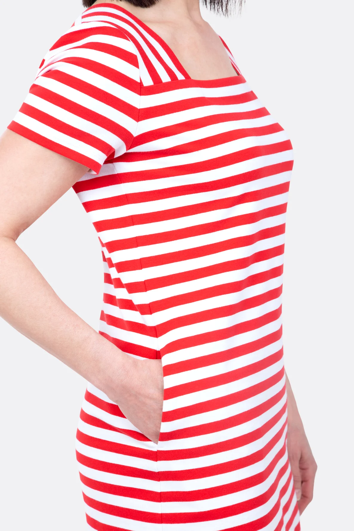 Nähanleitung Kleid mit Nahttaschen Streifenmuster DIY