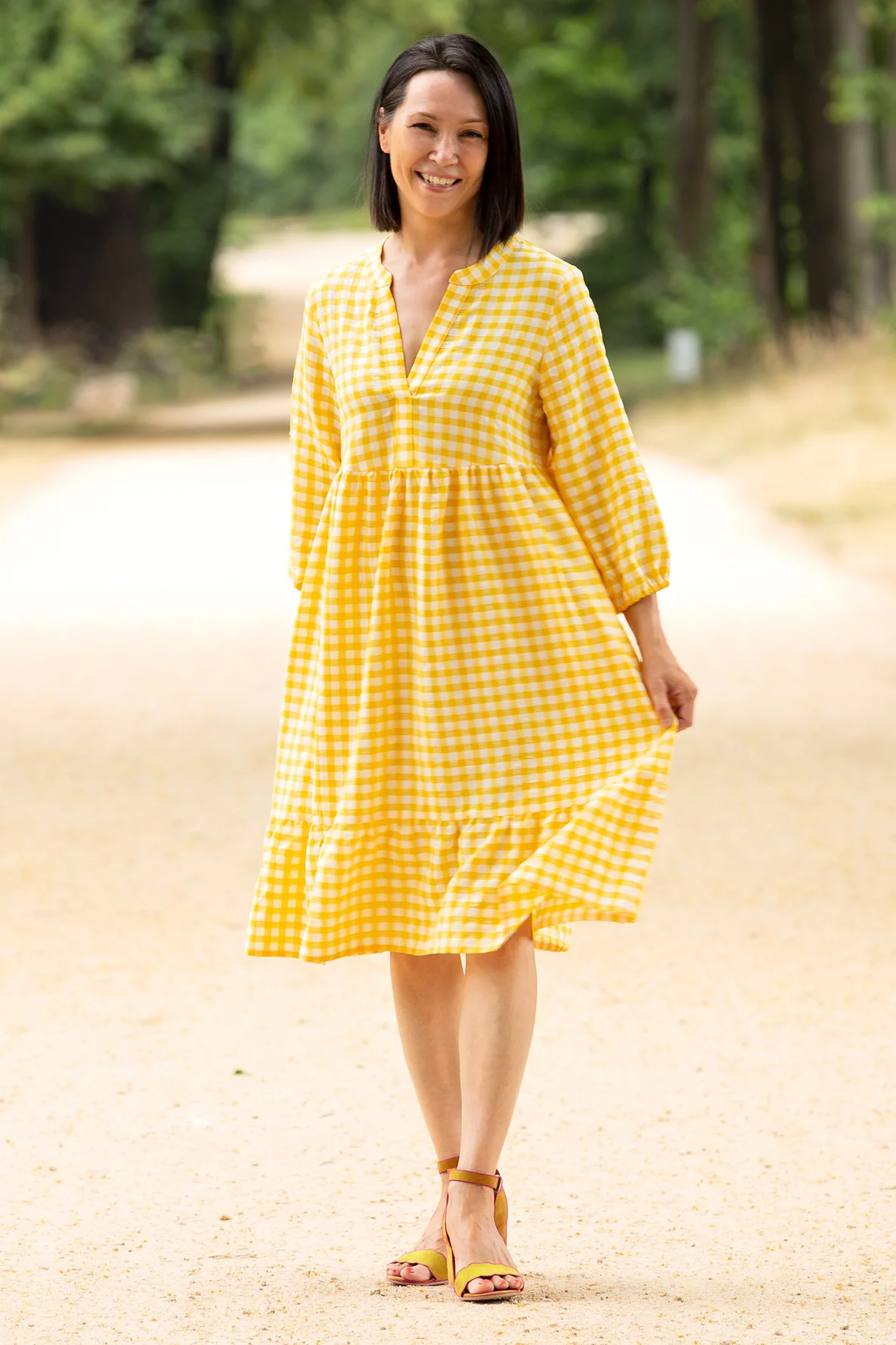 Schnittmuster Sommerkleid kariert mit Rüschen und Ballonärmel selber nähen