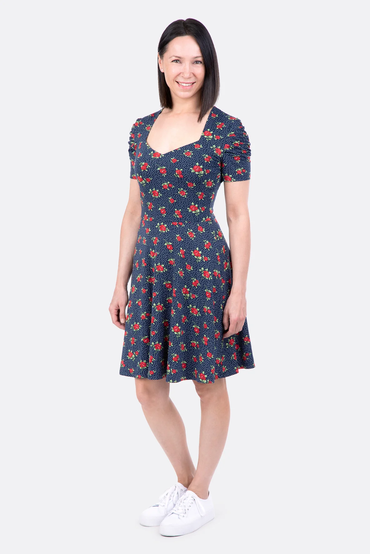 Schnittmuster Jerseykleid romantisch Blumen kurze Raffärmel DIY
