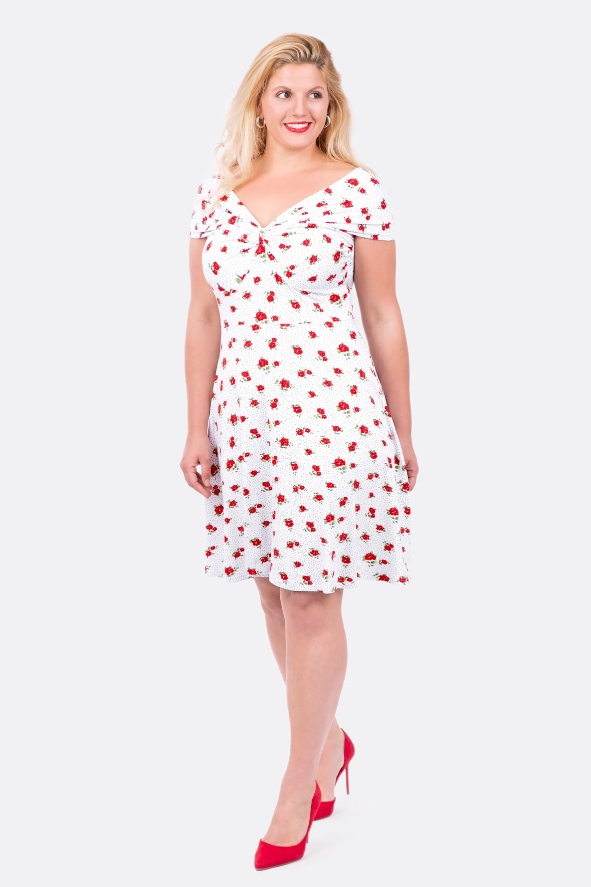 Schnittmuster Damen Kleid Sommerparty Blumen Retro selber nähen