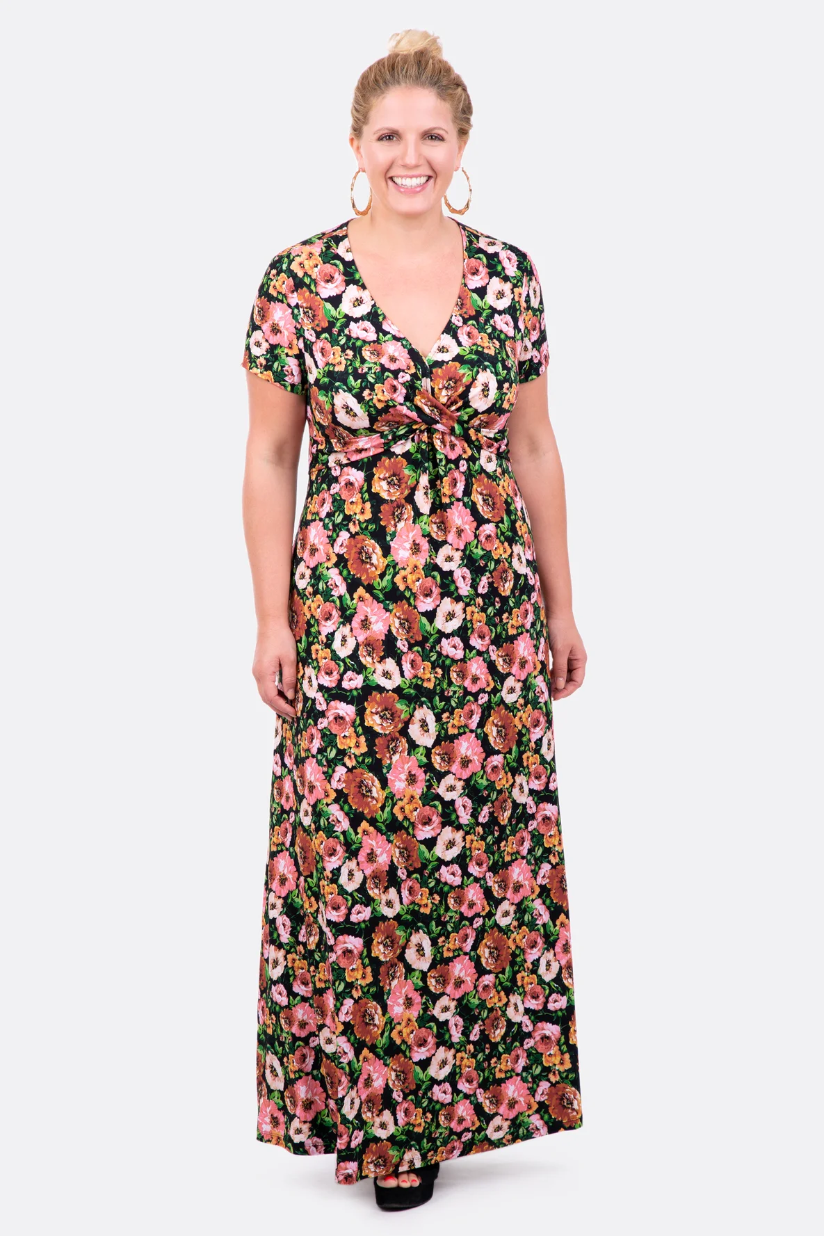 Schnittmuster Maxikleid mit Knoten und Blumenmuster aus Jersey nähen