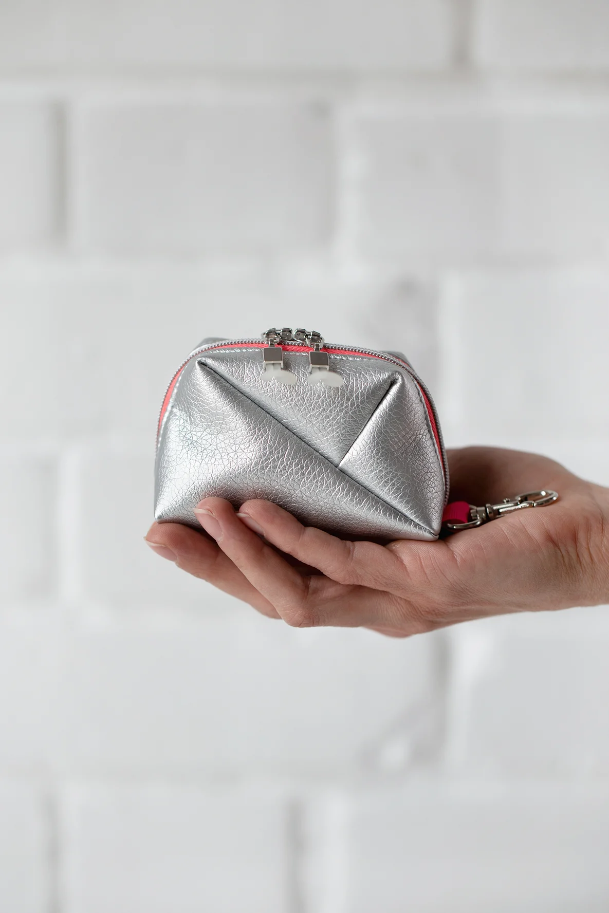 Schnittmuster Mini Tasche Schlüsselanhänger Kunstleder silber selber nähen