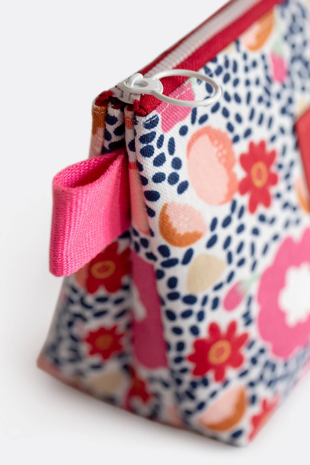 Nähanleitung für Kosmetiktasche mit Schlaufe und Reißverschluss