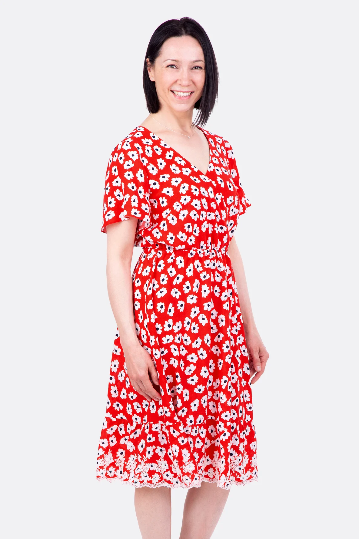 Schnittmuster Damenkleid aus Viskose Blumenstoff Bordüre nähen