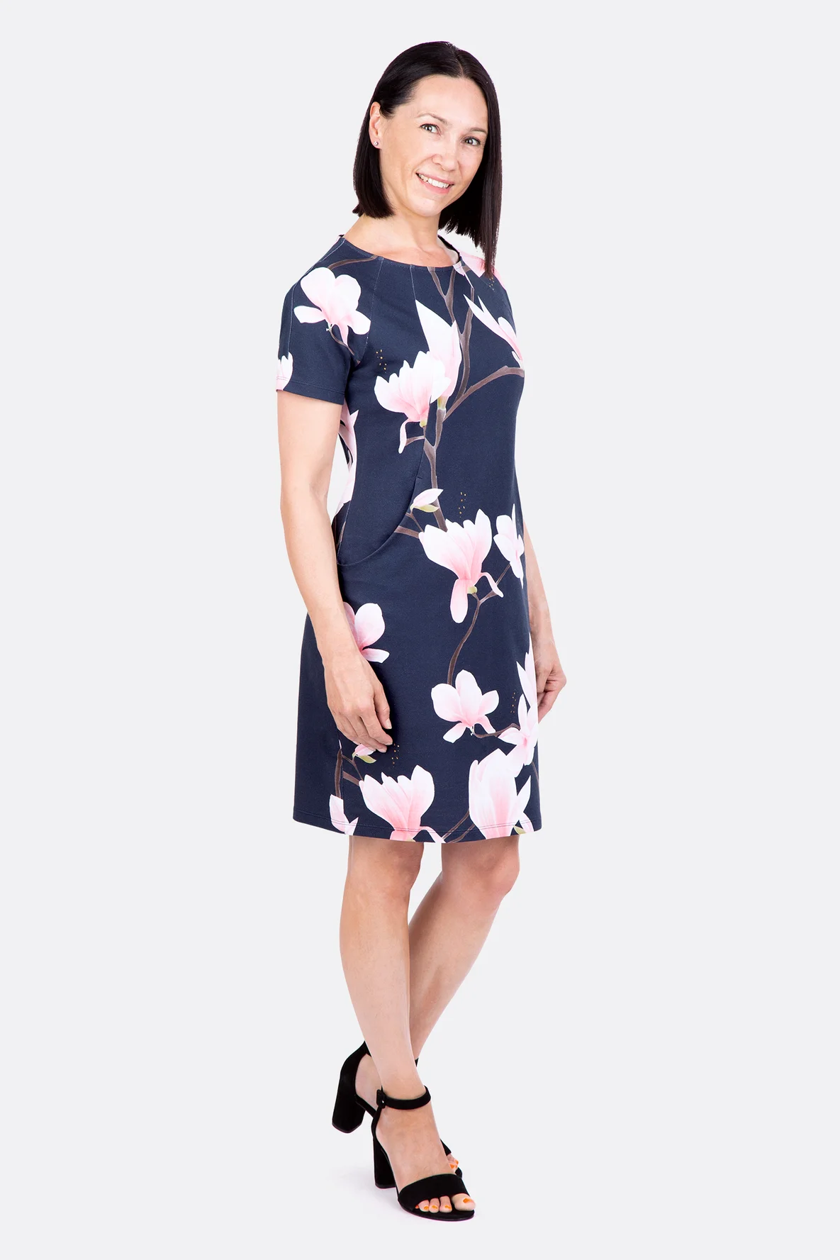 Schnittmuster Jade Kleid figurbetont Sommer kurze Ärmel nähen