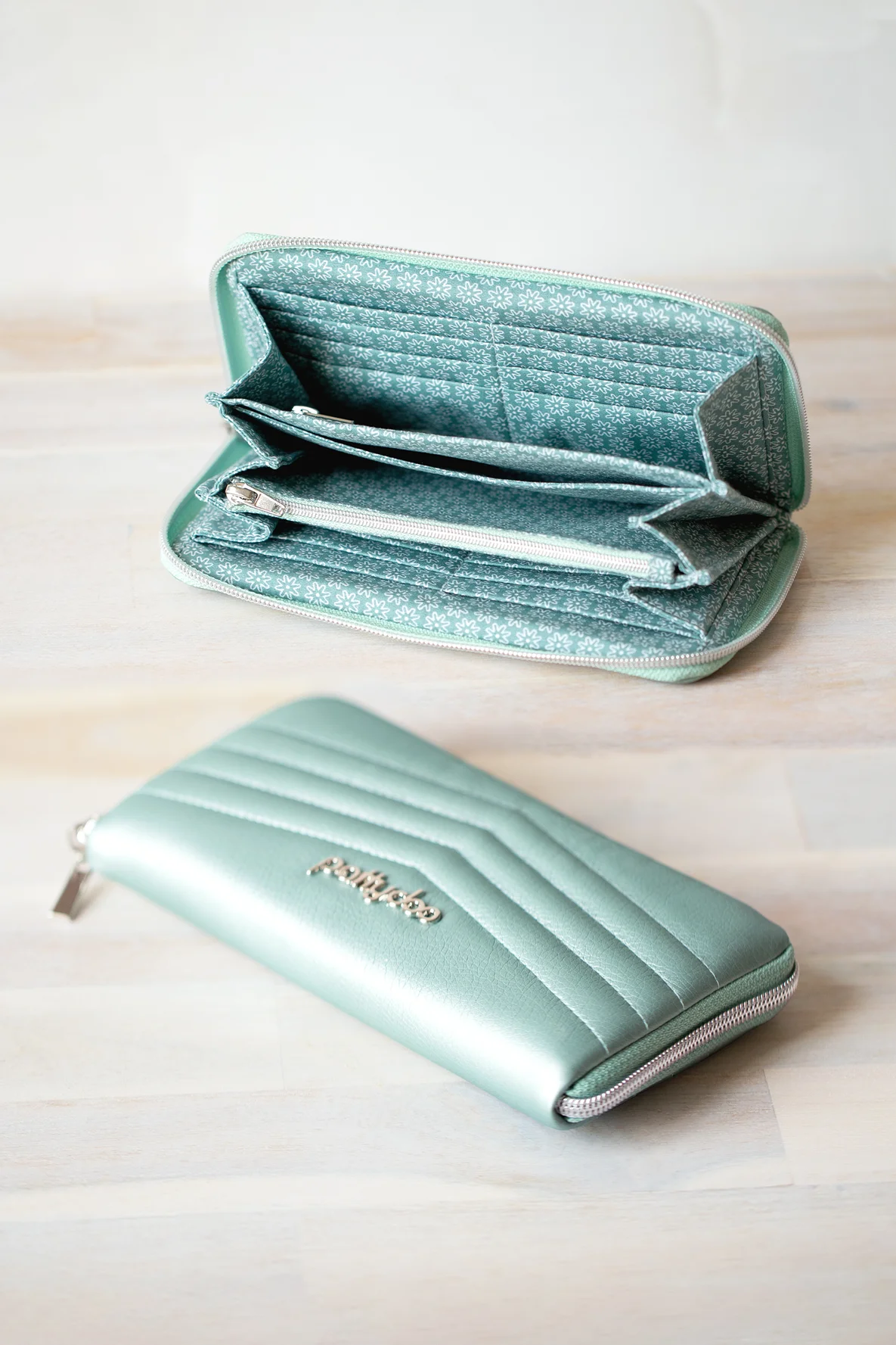 diy zip around wallet with pockets sewing pattern