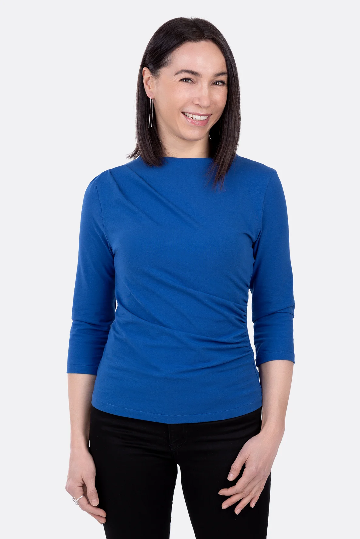 Schnittmuster für elegantes Damenshirt mit Drapierung aus Baumwolljersey nähen