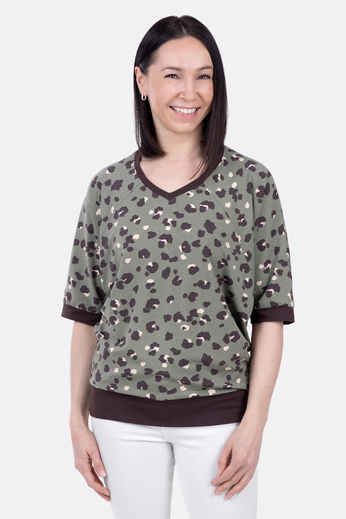 Schnittmuster Damenshirt mit Ausschnitt und Bündchen Tutorial