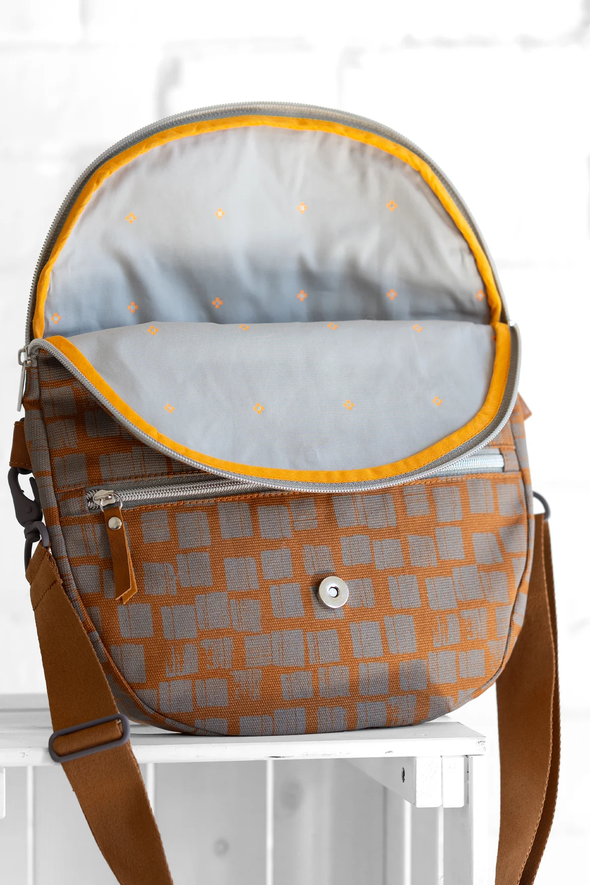 Handtasche Schnittmuster Moonbag mit Klappe nähen Anleitung