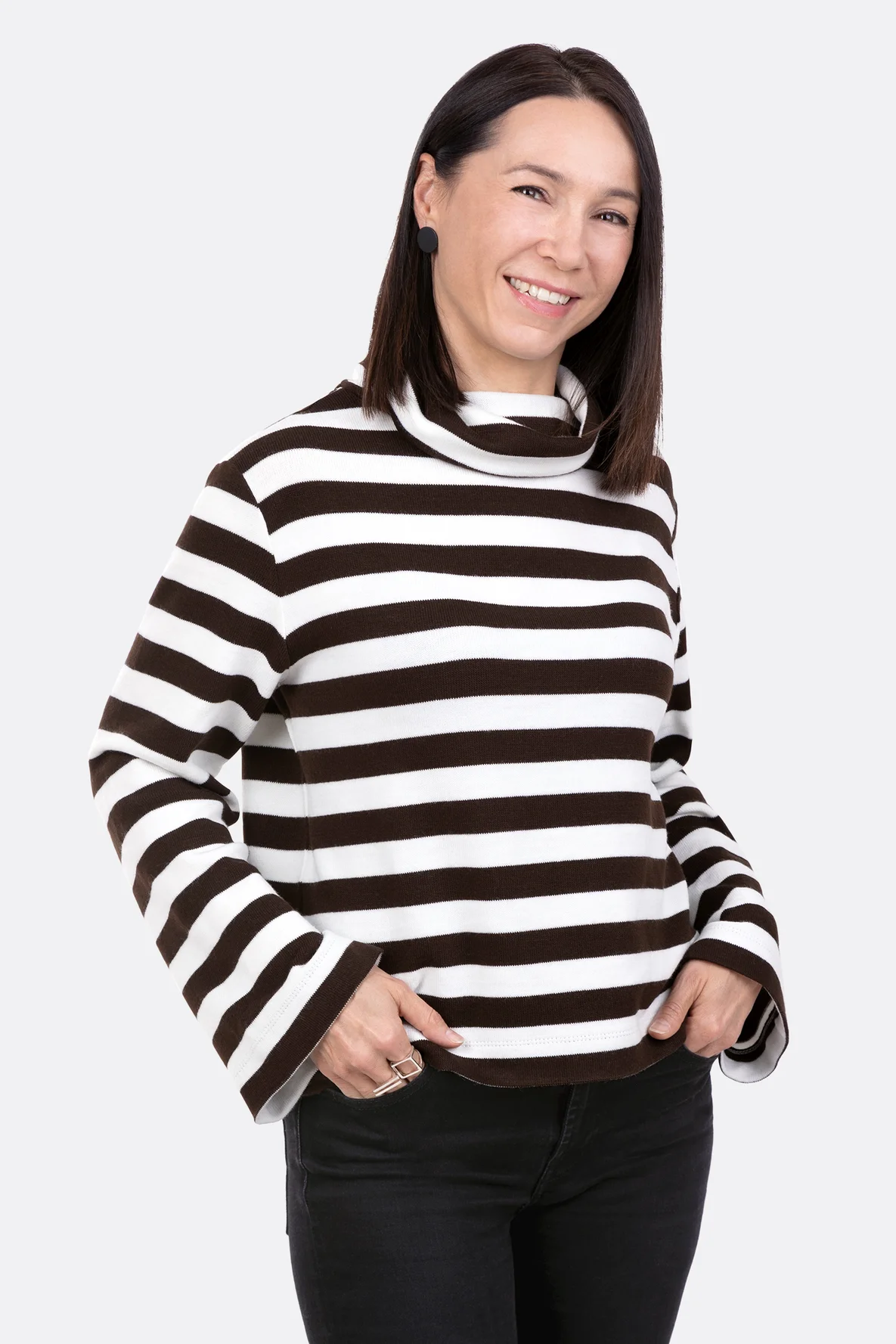 Schnittmuster Damenpullover Strickstoff nähen gestreift