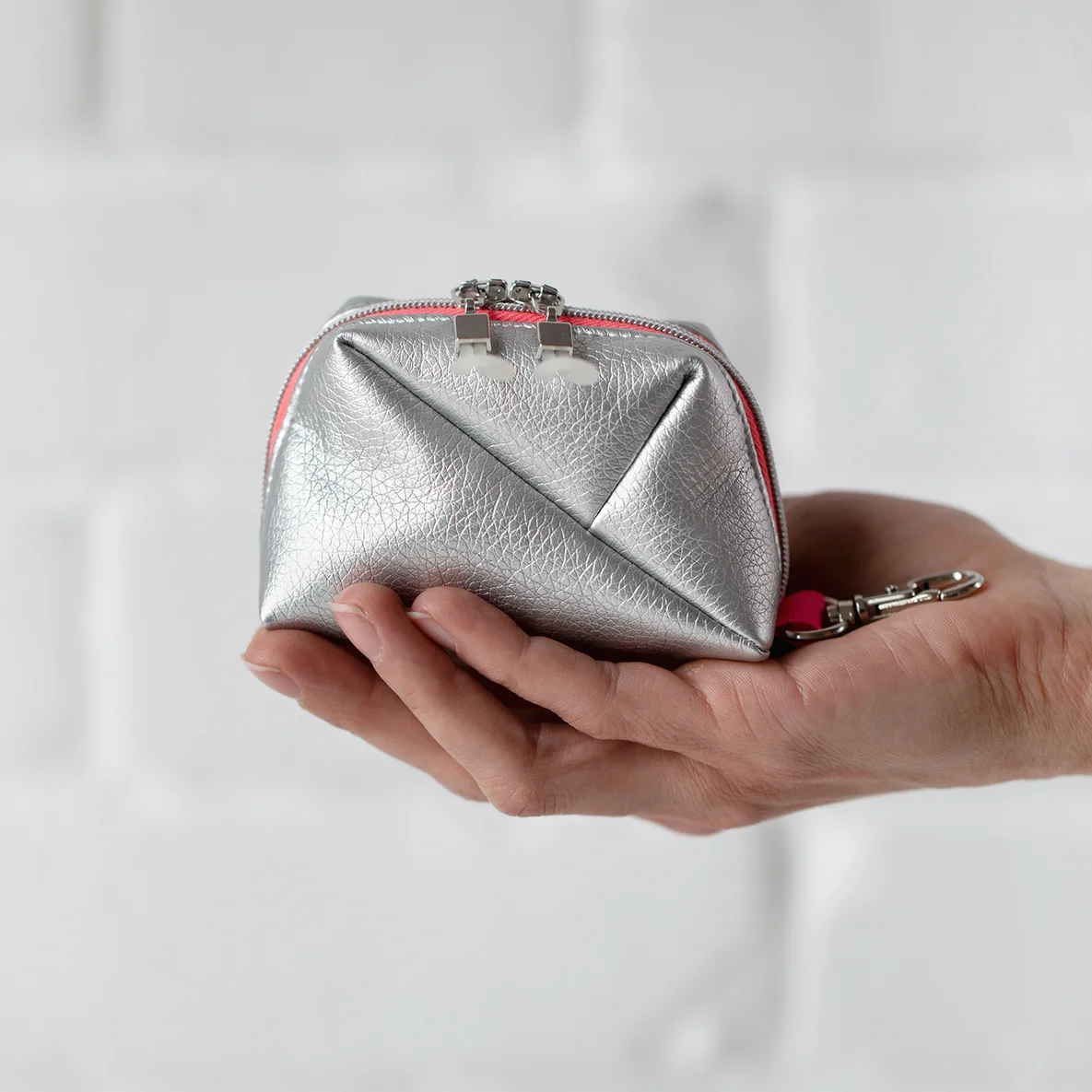 Kunstleder silber glaenzend Beispiel