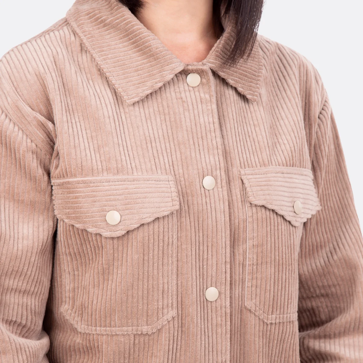 Cordjacke selber nähen Druckknöpfe Anorak Knöpfe beige DIY